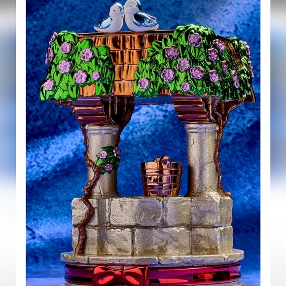 Bath & Body Works DISNEY PRINCESS Snow White Well Candle Holder Pocketbac Holder - Picture 4 of 16